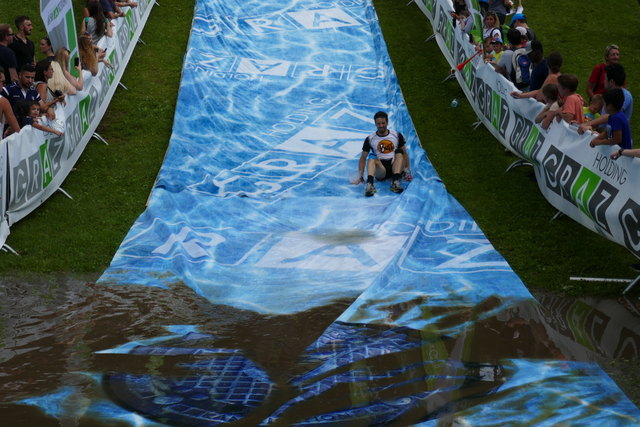 Wasserrutsche im Augartenpark beim Grazathlon 2018