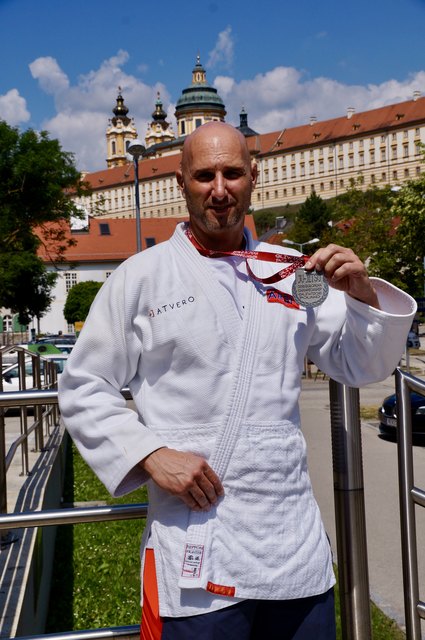 Jiu Jitsu Rudolf Hainitz mit der Silbermedaille.