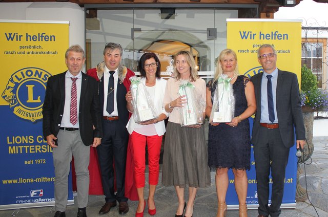 Bei der Amtsübergabe: Past-Präsident Kurt Lechner, der aktuelle Präsident Franz Koidl sowie Hermine Hirscher, Monika Lechner, Angelika Koidl und Sekretär Christoph Hirscher