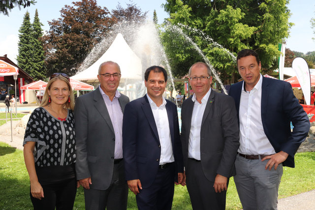 LH-Stv. Michael Schickhofer war erstmals beim Freundschaftsfest, mit ihm BR Elisabeth Grossmann, LAbg. Karl Petinger, Bgm. Bernd Osprian und STR Jochen Bocksruker | Foto: Cescutti
