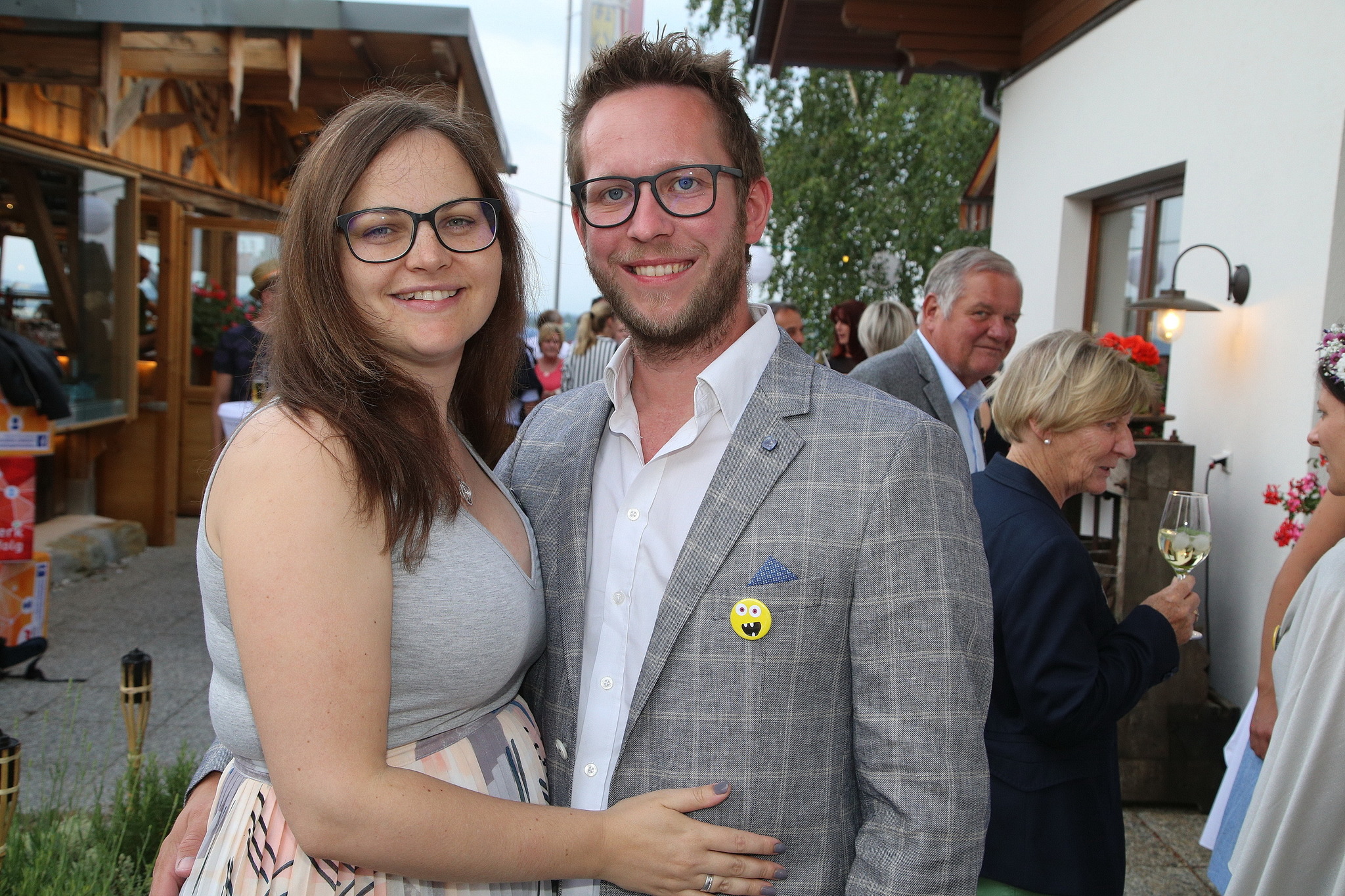 Uni leute kennenlernen siegendorf. Wlfnitz singles kostenlos. Sex kontakte in Menden. Single mann in bad schallerbach. Junge leute kennenlernen aus Partnersuche und umgebung steyr Sie sucht ihn sex siegburg