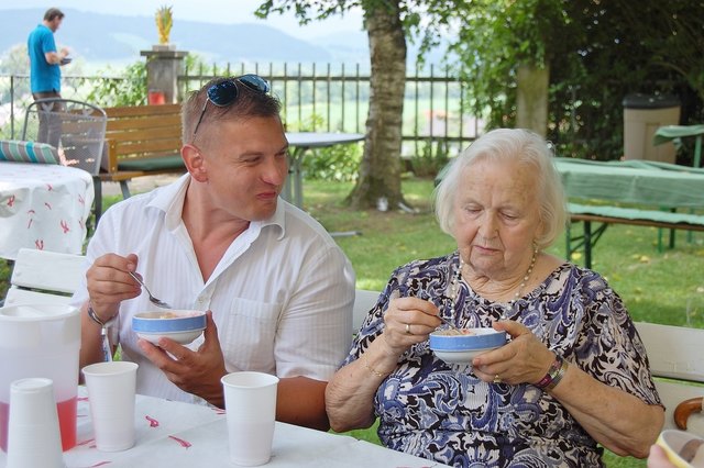 Gemeinsam wurde im Garten auch Eis gegessen | Foto: Verantwortung zeigen