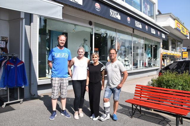 Markus Hinteregger, Tanja Stetschnig, Sabrina und Albin Hubounig (von links) vor dem Geschäft