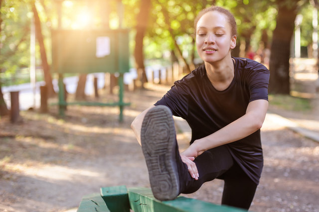 „Bewegt im Park“ bietet kostenlose Bewegungskurse für Interessierte jeden Alters. | Foto: guruxox/panthermedia