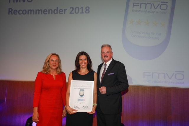Sabine Weiss (Vize-Präsidentin FMVÖ), Sabine Mader (Leiterin Kundencenter Tiroler Sparkasse), Erich Mayer (Präsident FMVÖ). | Foto: FMVÖ