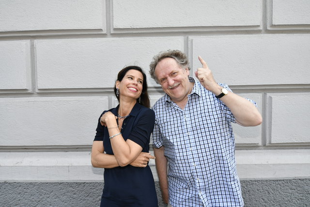 Derzeit noch im Probenstress: Julia Koci singt die Gräfin Mariza, Franz Suhrada den Kammerdiener Penižek. | Foto: Markus Spitzauer