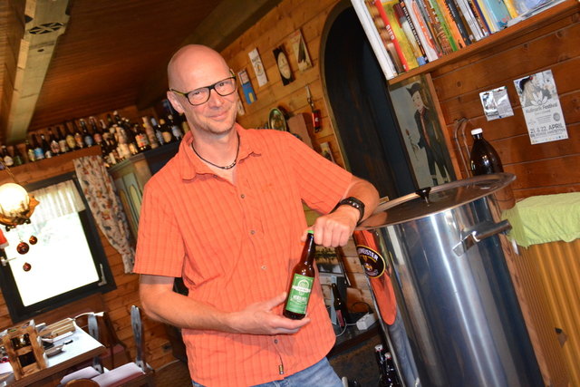 Der Amstettner in seiner kleinen Brauerei.