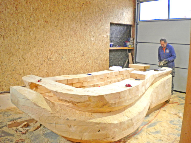 "Morgen ist es soweit", freut sich Hannes Enzi vom Verein Sobothage, der steiermarks größten begehbaren Wanderschuh aus Holz im Rahmen eines Leader Kleinprojektes im Team produziert hat. Enthüllt und von Patin Bernadette Paletti getauft wird der hölzerne Schuh morgen Freitag um 13 Uhr beim Alpengasthof Messner in Soboth. Bundesrat Hubert Koller und Bgm. Andreas Thürschweller werden bei diesem besonderen Start in die Wandersaison ebenfalls vor Ort sein. Auch der Wetter-Pauli Prattes vom ORF hat sich angesagt | Foto: KK