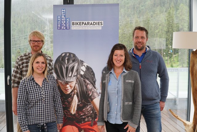 Lars Lotze, Corinna Lanthaler, Sandra Strolz und Thomas Koch (v.l.). stellten den Blindsee Trail vor. | Foto: Reichel
