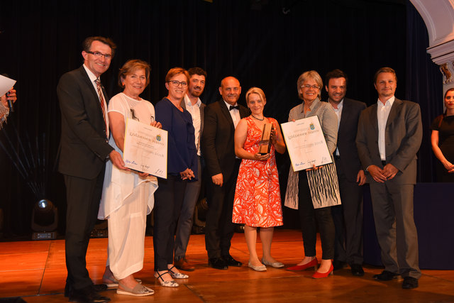 von links: Franz Piribauer/Kulturstadtrat WN, Sonja Zwazl/WKNÖ Präsidentin, Doris Kapuy/Kapuy Communications e. U., Mick Gapp/oya Brand Collective, Günther Hofer/Obmann Wirtschaftskammer NÖ FG Werbung, Eva Perthen/oya Brand Collective, Petra Bohuslav/Landesrätin NÖ, Johann Zettel/oya Brand Collective, Johann Korntheuer/oya Brand Collective