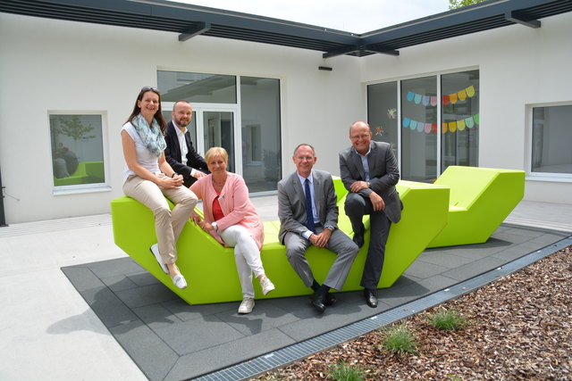 Im neuen Kindergarten: Kerstin Suchan-Mayr, Christopher Lottersberger, Ursula Puchebner, Gerhard Karner, Dieter Funke.
