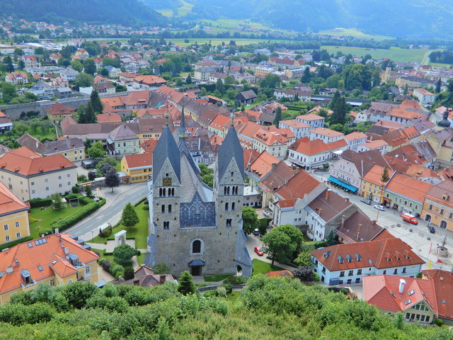 Stadtpfarrkirche Sankt Bartholomäus in Friesach  ( bitte Vollbild! )