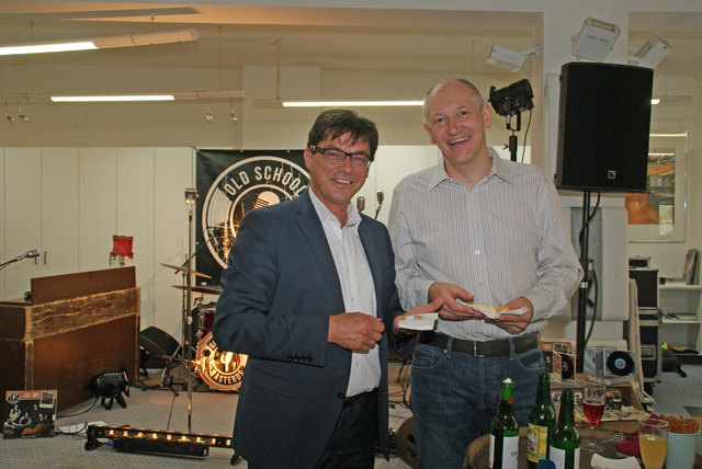 Leonhard Hettegger und Andreas Novak genossen das ausgezeichnete Catering.