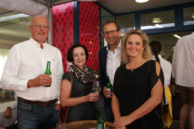 Rohrmoser Hermann und Margit genossen mit Illmer Sigi und Karin noch die lauen Temperaturen.