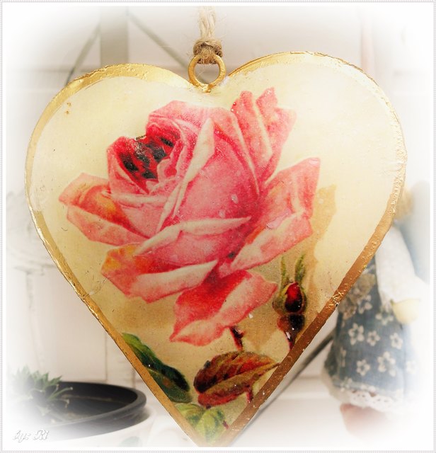 Mein zweites Rosenherz zur Ansicht - ich liebe halt Rosen, was soll man da machen ;-))