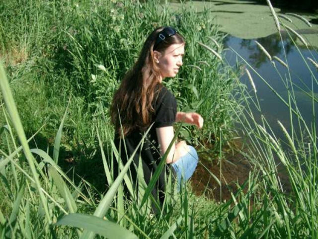 GlitzerSternchen Lucia aus Geldern(Kreis Kleve)am Niederrhein in Deutschland - in den Niersauen an der Niers, Gelderner Ortseil Pont - Richtung... Justizvollzugsanstalt...