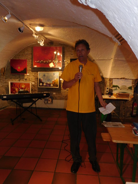 Bernhard Kristan bei seiner Rede über Josef Winkler beim 1.Klagenfurter Kulturfrühling im April 2018 in der Gewölbegalerie in Klagenfurt.