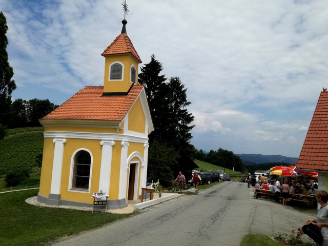 Kapellenfest Nestelberg
mit der Einweihung der Gigerlkapelle in Nestelberg Pfarre Groß-Klein