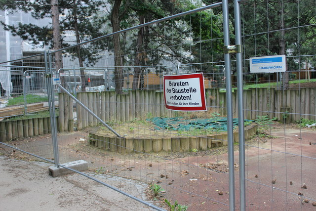 Spielplatz und Grünanlagen gibt es derzeit nicht, erst wenn alle Renovierungen abgeschlossen sind.