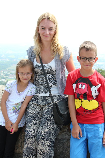 Deutschlehrerin Nita Scopet mit ihren Kindern Giulia und Mihai wird auch nach Österreich kommen.
