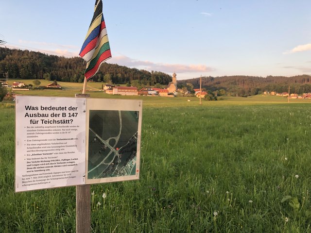 Der „Dunkle Wiesenknopfameisenbläuling“ ist ein seltener, geschützter Schmetterling, der sich in den Feuchtwiesen im Schwemmbachtal besonders wohl fühlt. Für das Land jedoch kein Grund, nicht zu verordnen.