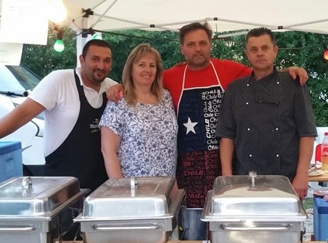 Für das leibliche Wohl sorgten Nicola, Manuela Schwarz, Manfred Mitzl und Josef Minarik (vlnr) mit Grillschmankerl.