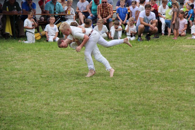Mit einem perfekten ,,Hufer” gewann Matthäus Gander die Klasse 8-10 Jahre.