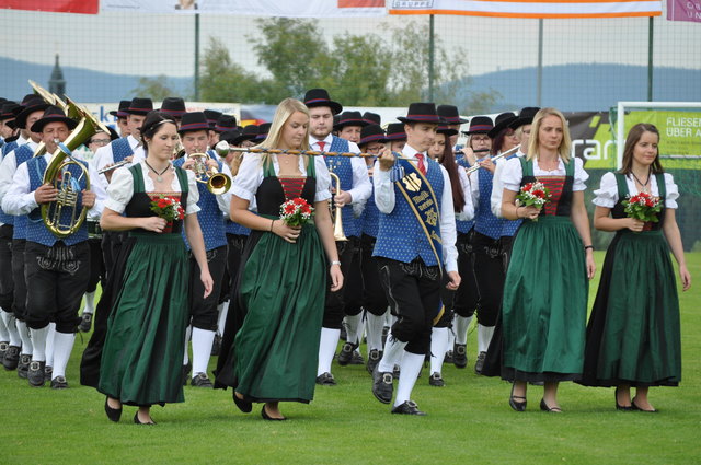 Musikkapelle Rannariedl mit neuem Stabführer Severin Weidinger – hat erst die Stabführer-Ausbildung bei Bez-Stbf. Herrnbauer abgeschlossen und trat mit seinen Musikern gleich zur Wertung in der Höchststufe „E“ mit Showprogramm an und erreichten einen Ausgezeichneten Erfolg. | Foto: Foto: Gierlinger