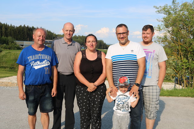 Von links: Norbert Bachl, Ernst Brandstetter, Maria Hayböck, Jürgen Schwaiger mit Sohn Leon und Thomas Haghofer.