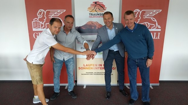 v.ln.r Christian Pflügl (Sportdirektor), Andreas Berger (Geschäftsführer business2run), Reinhard Pohn (Generali Ladesdirektor OÖ + Sbg.), Axel Bammer Projektleiter