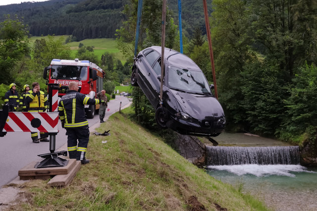 PKW landete im Paltenbach