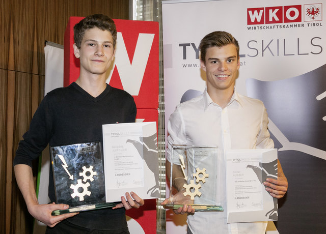 Die beiden stolzen Landessieger des 2. und 3. Lehrjahres: Benedikt Juffinger und Stefan Klieber (v.l.).