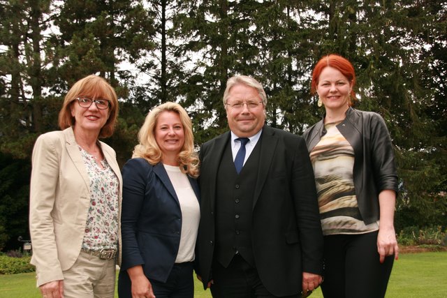 WB-Bezirksobfrau Anneliese Junker, NR Rebecca Kirchbaumer, WB-Landesobmann NR Franz Hörl, LA Cornelia Hagele
