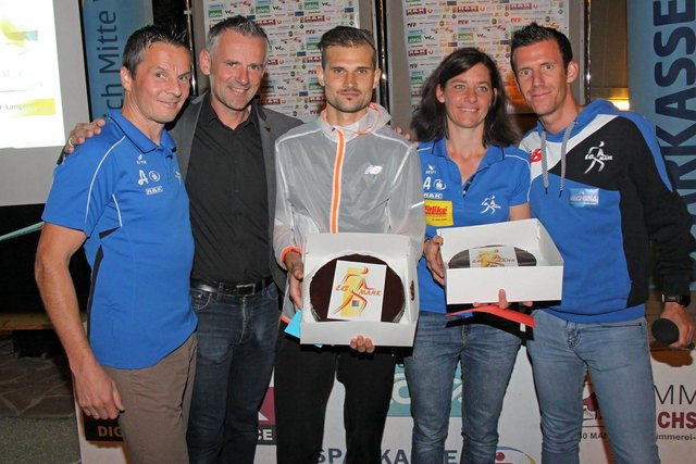 Die Tagessieger Christian Steinhammer und Michaela Zöchbauer mit Andi Pfeffer, Martin Leonhardsberger und Werner Schrittwieser.