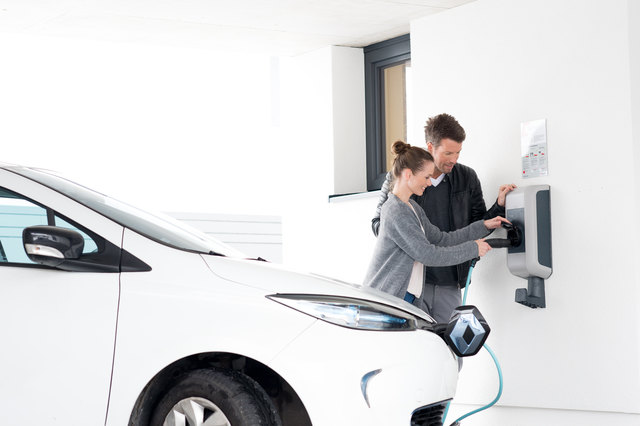 E-Mobilität für alle. Mit der Basis-Box der Salzburg AG einfach und bequem zu Hause laden.