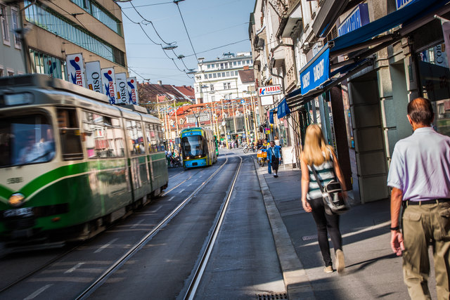 Neu: Auch die Gleise in der Gleisdorfer Gasse werden saniert. Die bestehenden Funktionen wie Parken oder Zufahren bleiben bestehen.