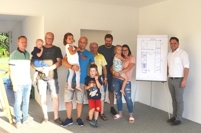 Ein Teil der Teilnehmer: Gerald Freiberger, Markus Schekolin mit Sebastian, Richard Hüller mit Sarah und Jesse Ryan, Martin Kreitschitz, Christian Schumitsch, Kerstin Haidbauer mit Lina, Thomas Niklos