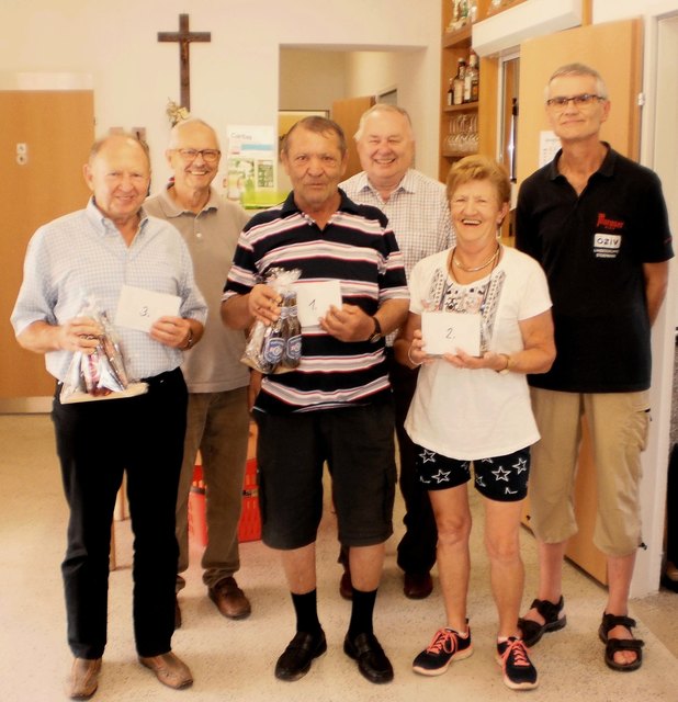 Die Sieger des 1. Harry Rieber-Gedenkturnier mit den ÖZIV-Verantwortlichen