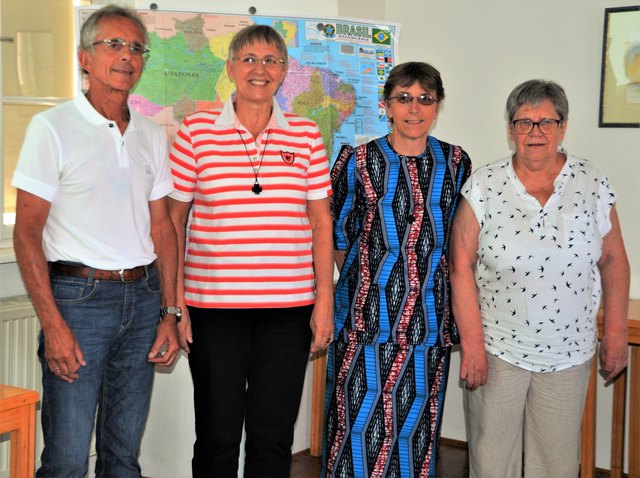 OStR. Mag. Josef Pansy, Sr. Barbara Kiener, Sr. Brigitta Raith, Dorothea Hirzer, Obfrau "Hoffnung durch Liebe"