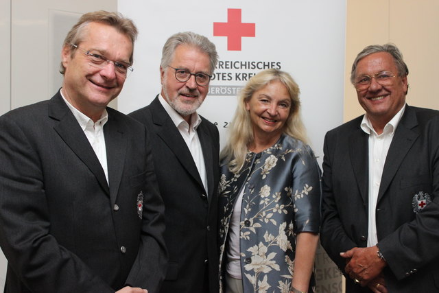 Das neue OÖ. Rot-Kreuz-Präsidium (v.l.): Vzpräs. Günter Mayr, Präs. Walter Aichinger, Vzpräs. Wilbirg Mitterlehner und Vzpräs. Erhard Hackl.