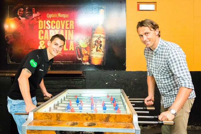 Das erste sportliche Kräftemessen am Wuzel-Tisch in der Murphy's Sports Bar enschied der ehemalige Sturm-Goalie für sich.