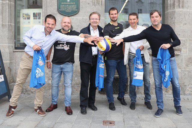 Die Vorfreude steigt: Forster, Hampel, Wieser, Florian Grasserbauer (VBC Steyr), Hochpöchler und Mitterlehner (v. l.).