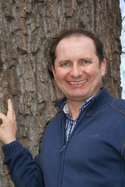 Forstexperte Josef Weichselbaum: "Wenn das Käferholz im Wald bleibt, bietet es den Käfern beste Möglichkeiten, sich zu vermehren." | Foto: Mikscha