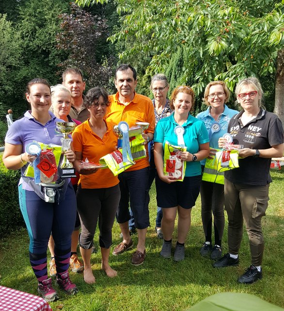 Katrin Winkler, Renate Wögerer, Erwin Wögerer, Ingrid Schlor, Wolfgang Mayr, Brigitte Tentschert, Nina Wopienka, Anne-Catherine Hammerer und Angelika Röck (v. l.).