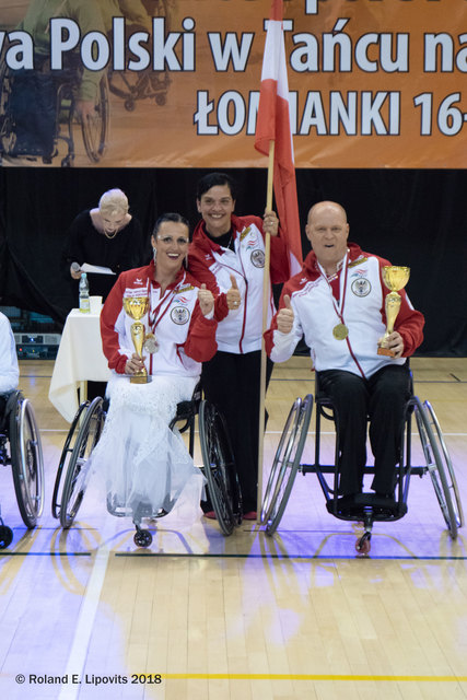 v.l.n.r. Sanja Vukasinovic, Teammangerin Kerstin Govekar, Robert Pleininger