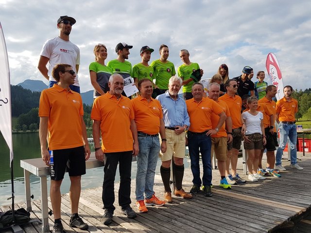 Die siegreichen Sportler beim 6. Putterersee-Triathlon in Aigen im Ennstal.