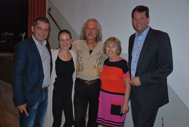 AK Niederösterreich-Vize-Präsident Josef Hager, Stadträtin Kristina Mandl, Hans Theessink, Mitorganisatorin Inge Kostopoulos, Europa-Abgeordneter Lukas Mandl