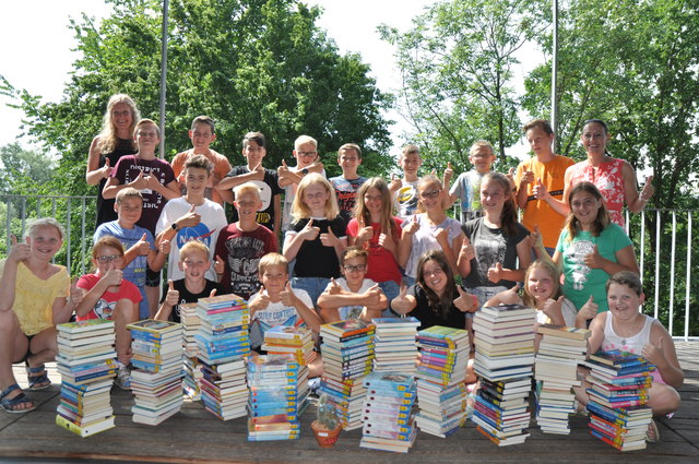 Übers ganze Schuljahr 2017/18 hinweg haben die 25 Schüler der Neuen Mittelschule Taufkirchen ganze 288 Bücher gelesen.