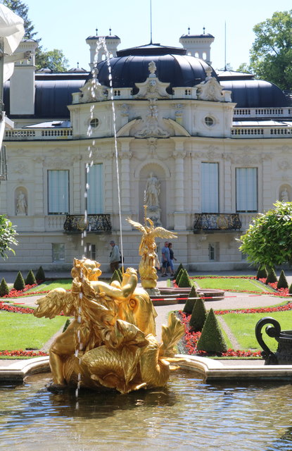 Seitenansicht vom Schloss.