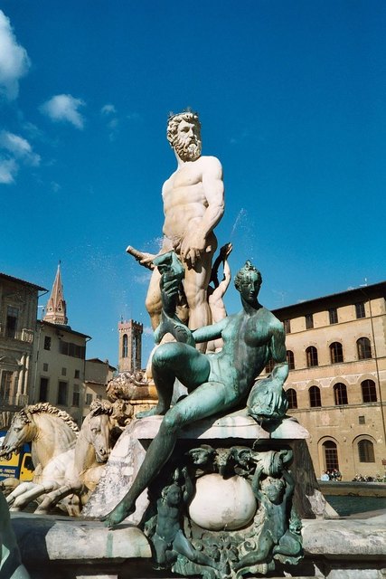 Der Wassermann in der Thaya erinnert stark an Neptun oder Poseidon, wie hier eine Statue in Florenz. | Foto: Wikimedia Commons/Maksim
